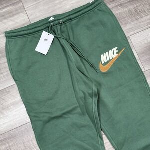 Nike Men's Club Fleece Brushed-Back Chenille Futura Joggers Green Size XL NEW